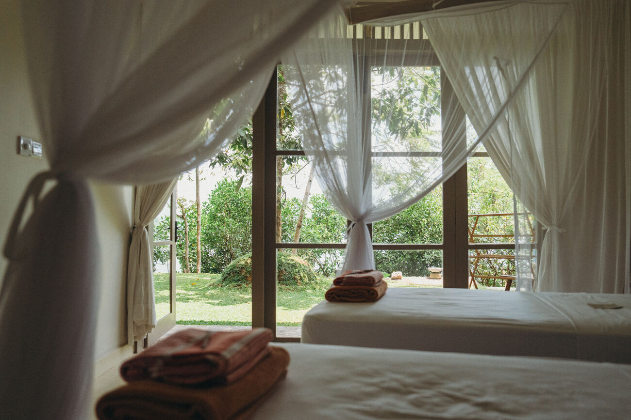 Lake front private room at Lanka Yoga