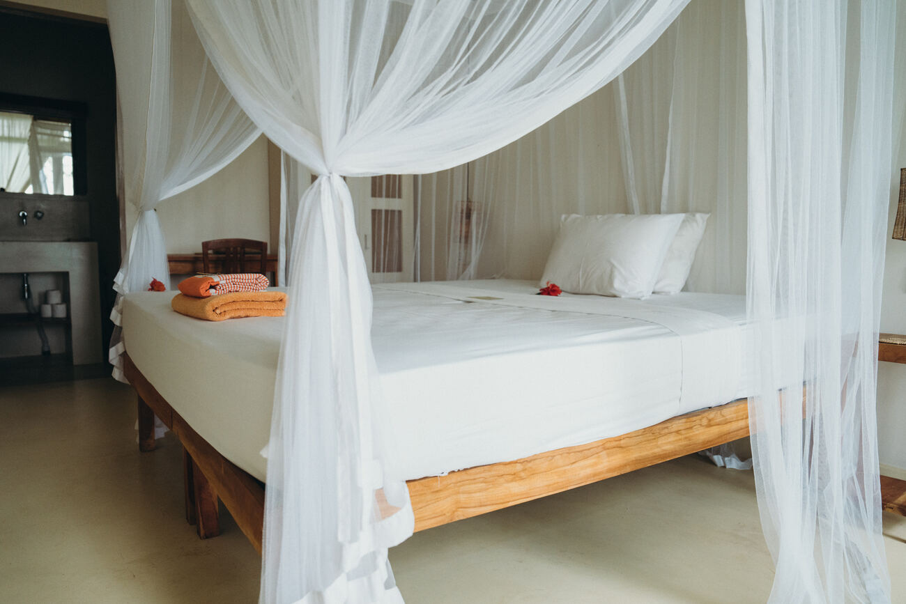 Lake front private room at Lanka Yoga